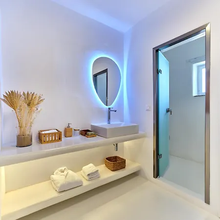Beachhouse Small Santa Maria By Naoussa Direct Access Villa *