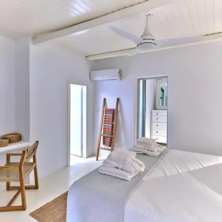 Beachhouse Small Santa Maria By Naoussa Direct Access Villa *